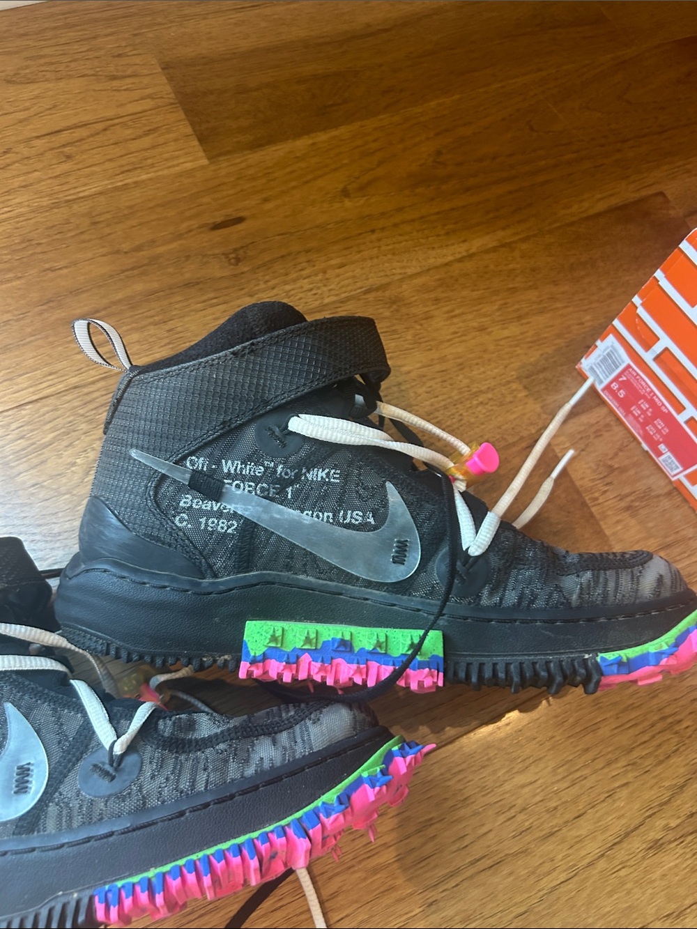 Off-White Kids Black Sneakers with Multicolor Sole Accents - Picture 8 of 11